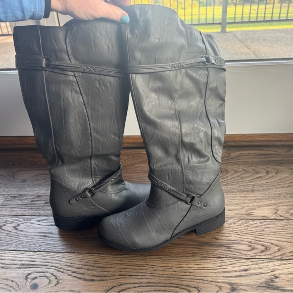 NWOT Journee Collection Charcoal Riding Boot - Picture 4 of 6